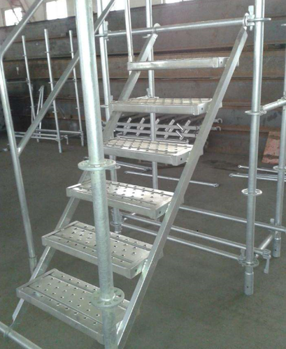 SCAFFOLDING LADDER